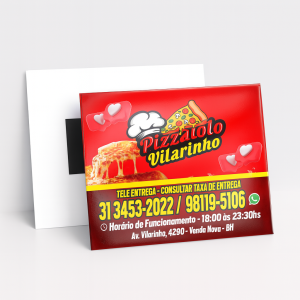 20.000 Imãs de Geladeira Personalizados em PVC 5,5x4,5 cm - Verniz UV - Corte Reto PVC 4,5 x 5,5 cm 4 x 0 cor Verniz UV Total Frente Corte Reto Imã no Verso de 1,5 x 3,5 cm