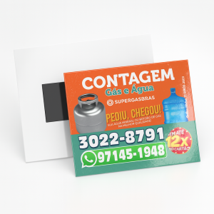 1.000 Imãs de Geladeira Personalizados em PVC 5,5x4,5 cm - Verniz UV - Corte Reto PVC 4,5 x 5,5 cm 4 x 0 cor Verniz UV Total Frente Corte Reto Imã no Verso de 1,5 x 3,5 cm